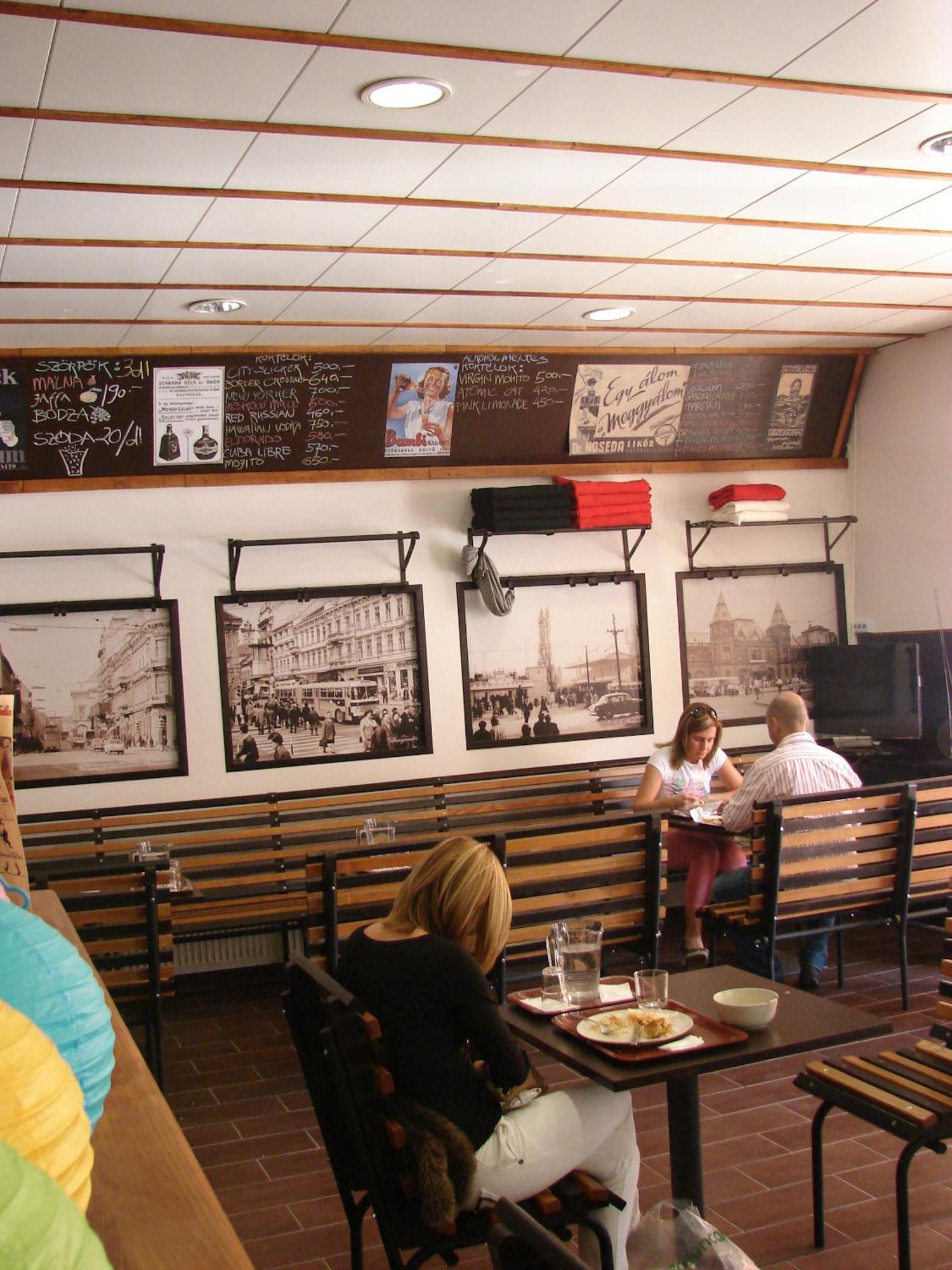 Bed and Breakfast Promenade Panzio à Miskolc Extérieur photo