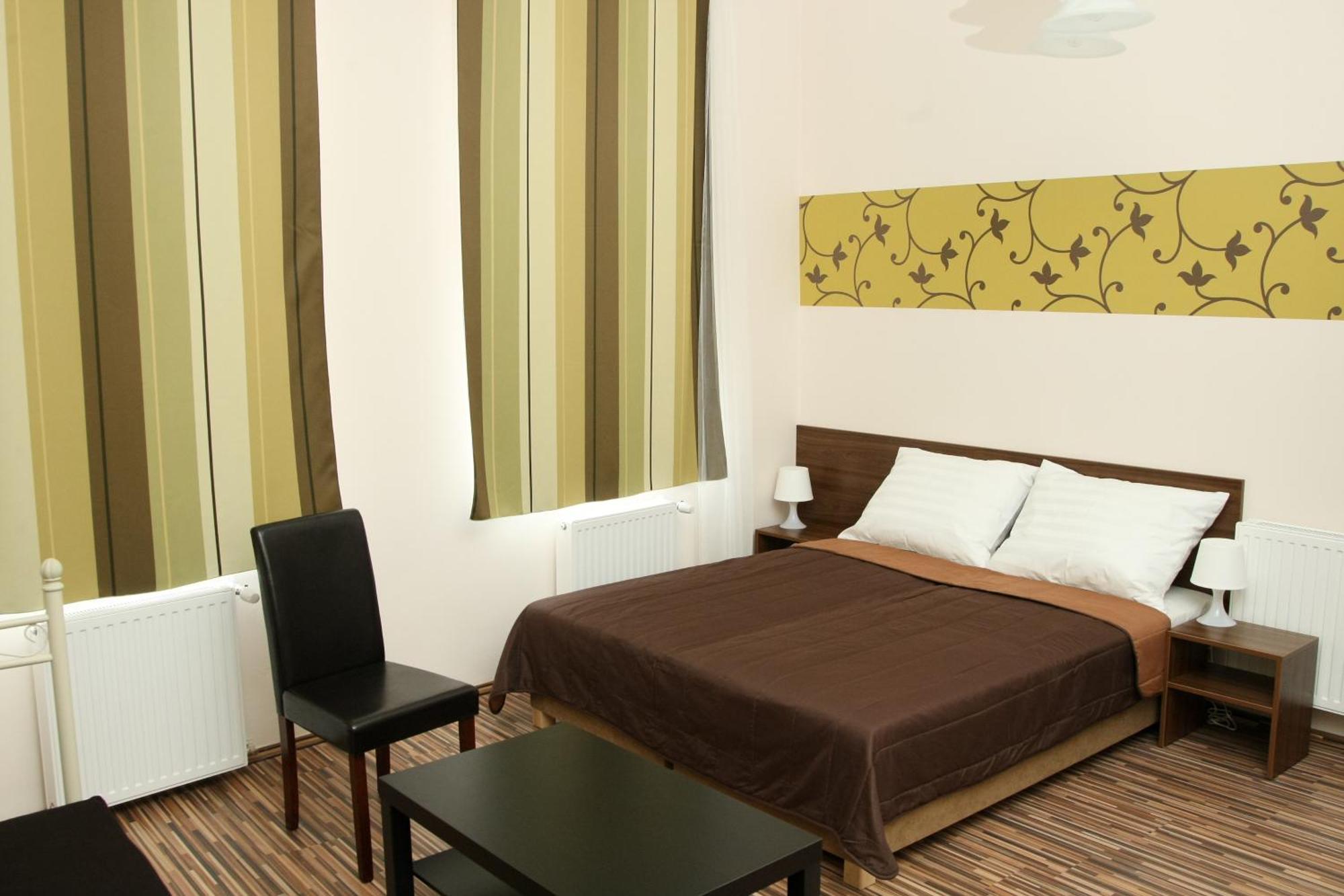 Bed and Breakfast Promenade Panzio à Miskolc Extérieur photo