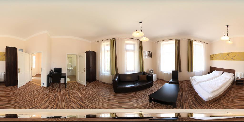 Bed and Breakfast Promenade Panzio à Miskolc Extérieur photo