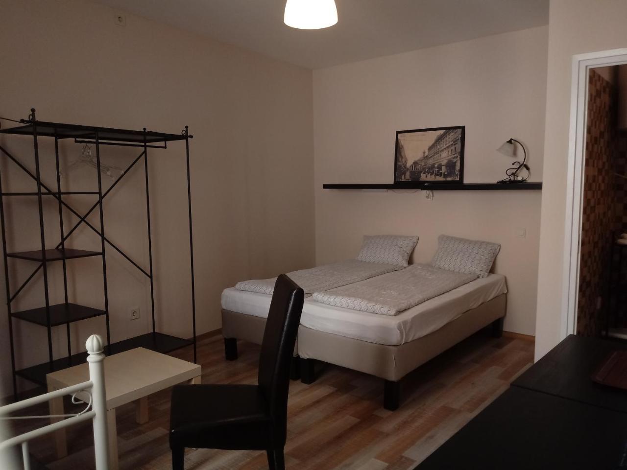 Bed and Breakfast Promenade Panzio à Miskolc Extérieur photo
