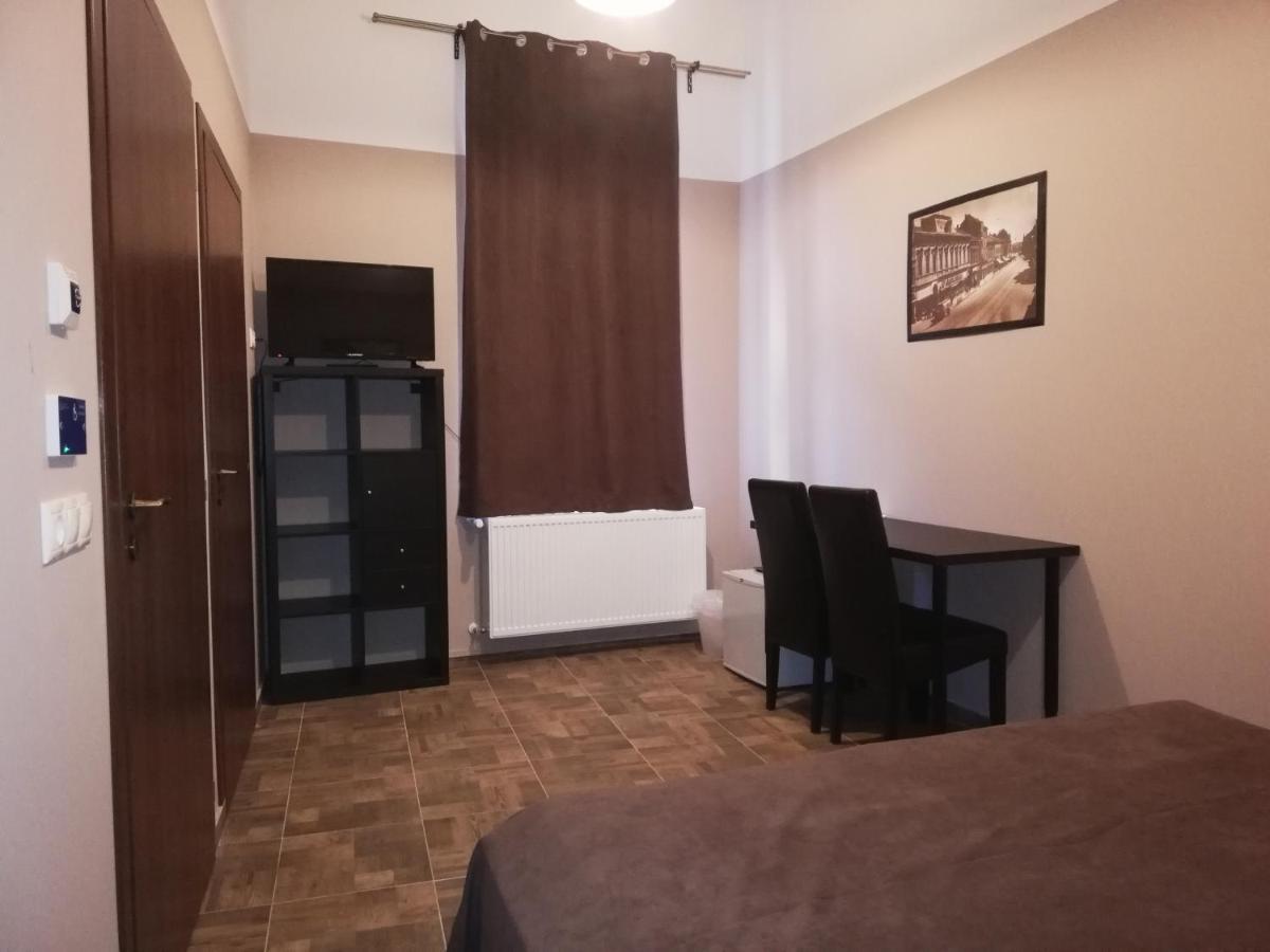 Bed and Breakfast Promenade Panzio à Miskolc Extérieur photo