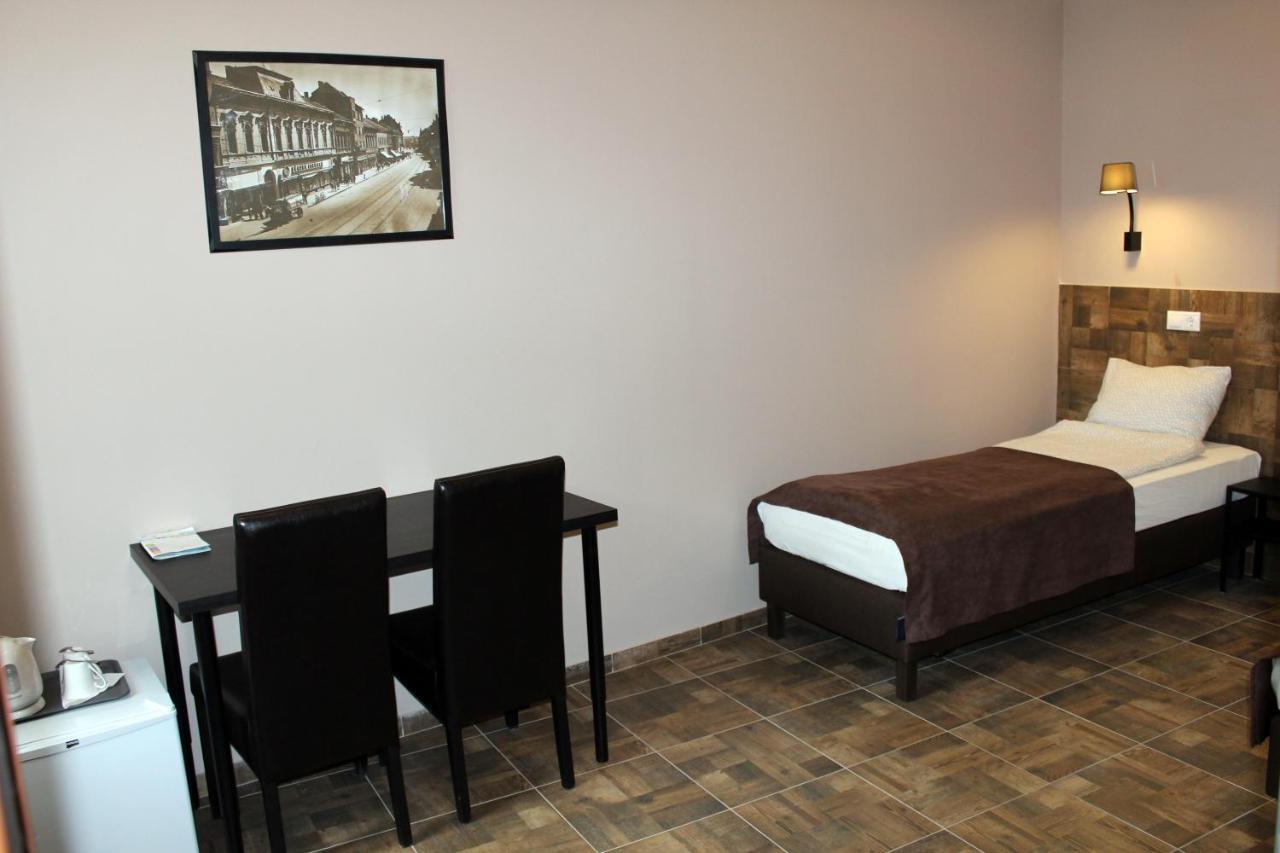 Bed and Breakfast Promenade Panzio à Miskolc Extérieur photo