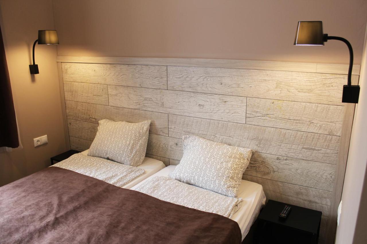 Bed and Breakfast Promenade Panzio à Miskolc Extérieur photo